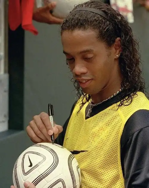 着他在球队 着他在球队